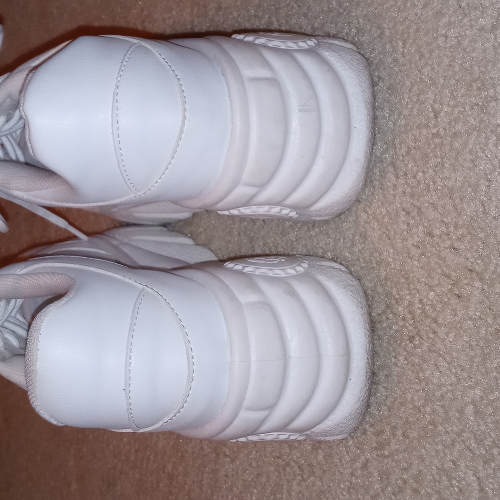 Urban Outfitters White  Sneakers Size 9 or 39 - Picture 5 of 8